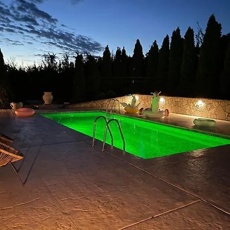 Club12 Pool House *